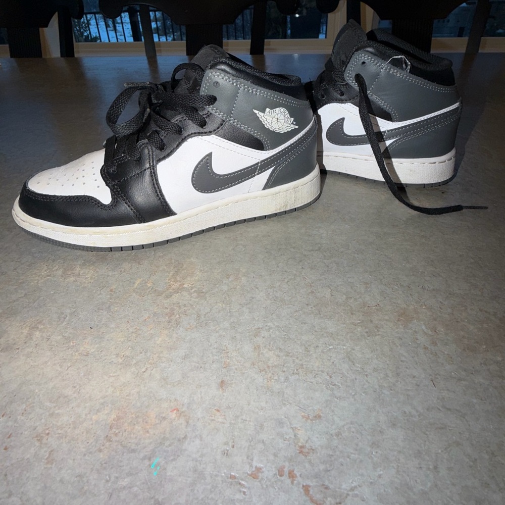 Nike Men's Black and Gray High-Top Sneakers